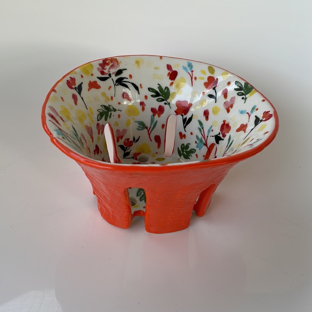 ANTHROPOLOGIE Petite Berry Bowl